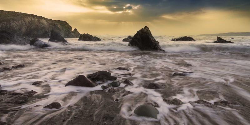 党建引领城市更新：凝聚共识与力量，破解老旧小区改造难题