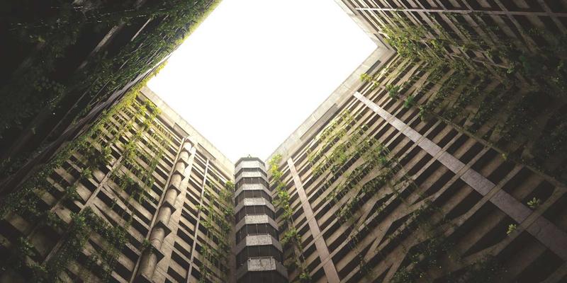 党建引领基层协商民主：从党史党课中汲取智慧，创新社区议事厅实践